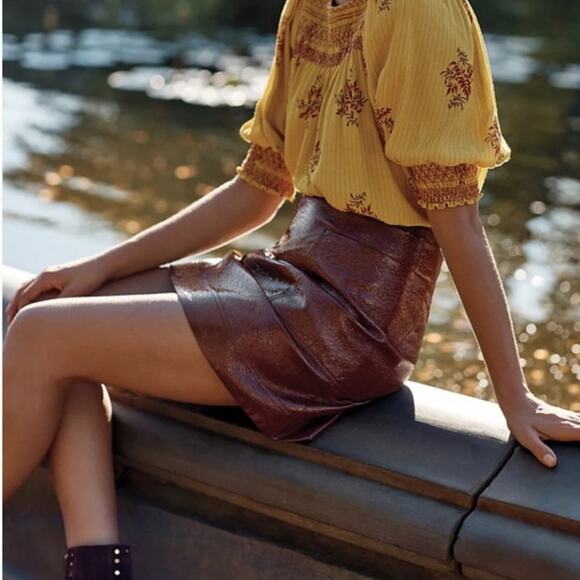 Maeve by Anthropologie Dresses & Skirts - Anthropologie Maeve Skirt Faux Patient Leather Womens 4 Brown Pockets Mini